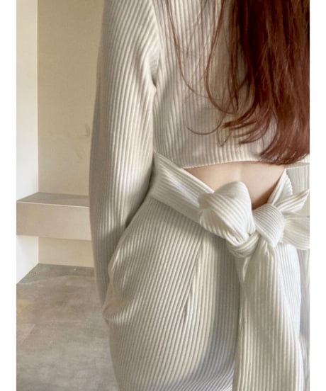 バックオープンフロントスリットワンピース / Back Open Front Slit One-Piece