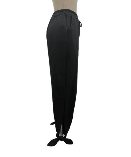 センターシームサイドリボンジョガーパンツ / Center Seam Cropped Side Ribbon Jogger Pants