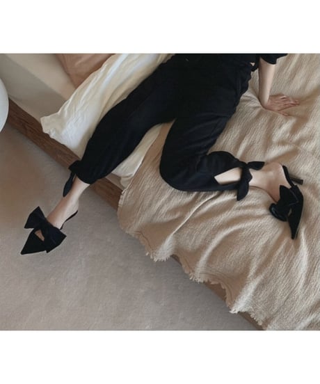 センターシームサイドリボンジョガーパンツ / Center Seam Cropped Side Ribbon Jogger Pants
