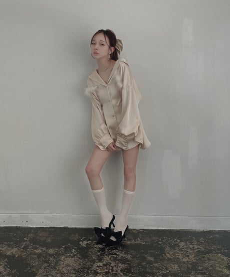 フェザーサテンパンツ / Feather Hem Satin Pants