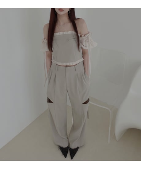 サイドカットベルトタックパンツ / Side Cut Belt Tuck Pants