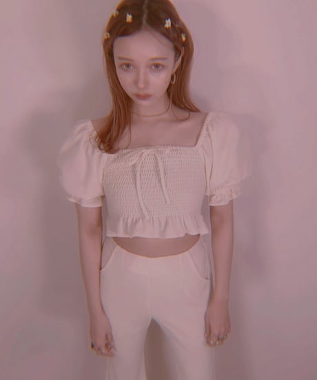 パフスリーブシャーリングトップス　Puff Sleeve Shirring Tops
