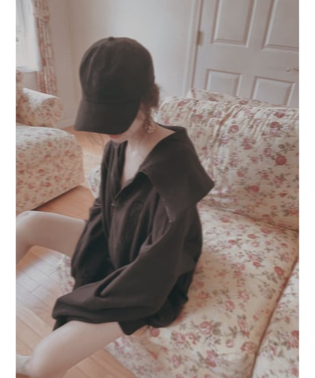 ハーフジップアップロゴ刺繍ビッグスウェット/ Half Zip-up Logo Embroidery Big  Sweat