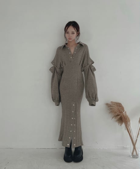 スナップスリットワンピース / Metal Snaps Slit One-Piece