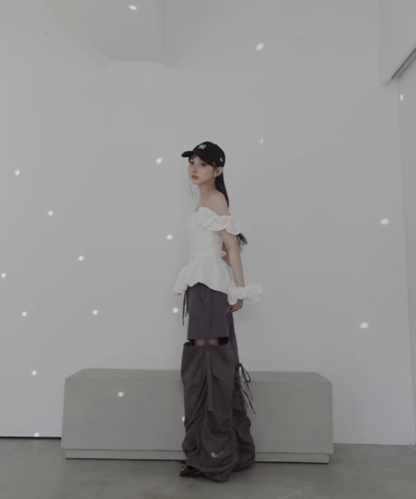 サイドカットボリュームパンツ / Side Cutting Volume Pants