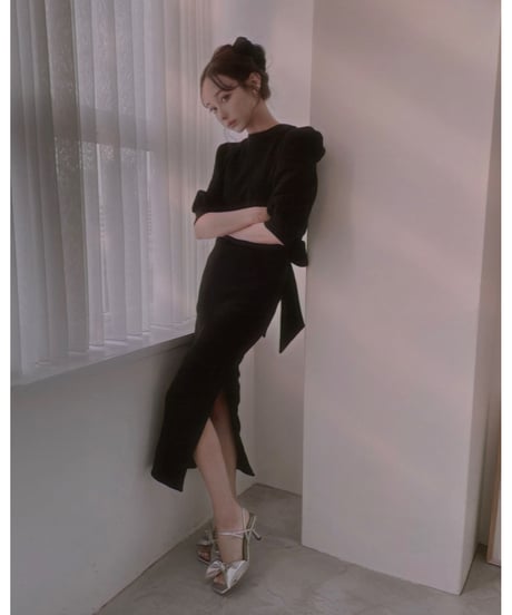 バックリボンスリットワンピース / Back Ribbon Slit One-Piece