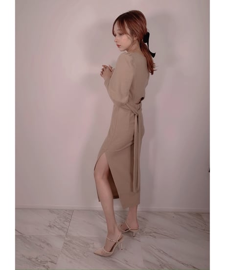 バックオープンスリットワンピ　Back Open Slit One-Piece