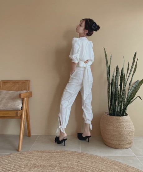 センターシームサイドリボンジョガーパンツ / Center Seam Cropped Side Ribbon Jogger Pants