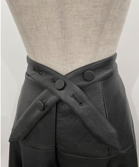 ジップオープンフェイクレザースカート / Zip Open FakeLeather Skirt