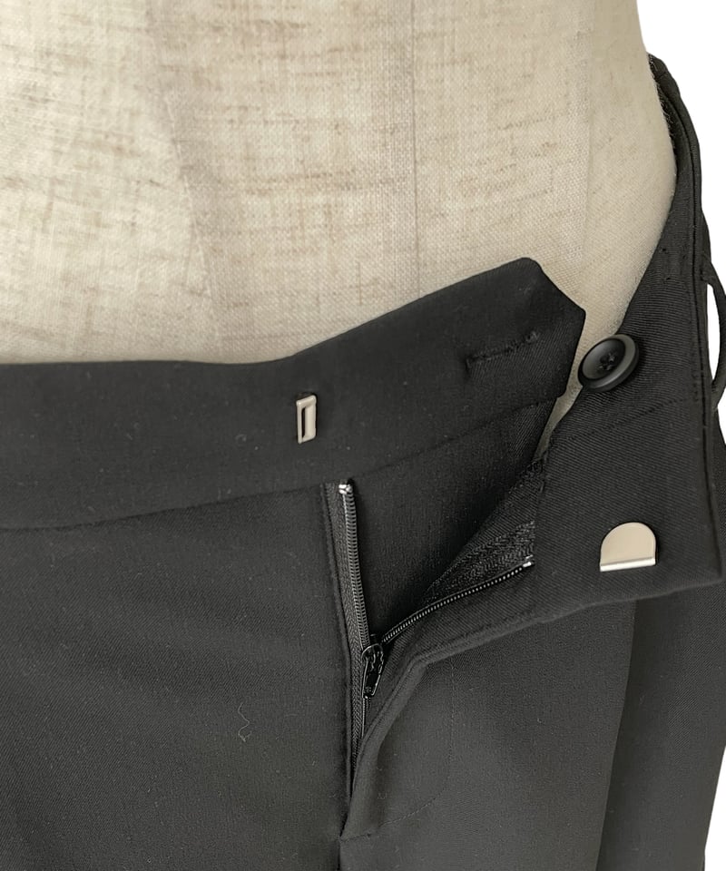 サイドカットベルトタックパンツ / Side Cut Belt Tuck Pants サイドカットベルトタックパンツ / Side Cut Belt Tuck Pants