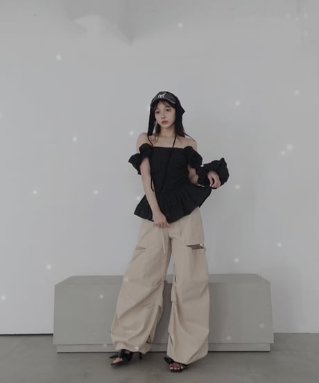 サイドカットボリュームパンツ / Side Cutting Volume Pants