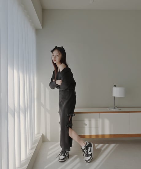 レザーリボンスリットワンピース / Faux Leather ribbon Slit One-Piece