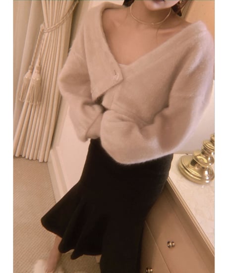 クロップドアシンメトリーカーディガン / Cropped Asymmetry Cardigan