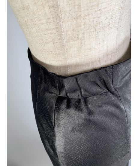 Emboss Flare Skirt　型押しフレアスカート
