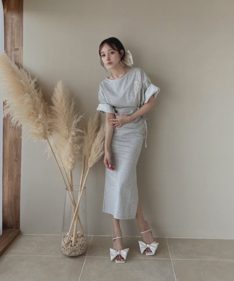 ☆SaturdayClub☆ フリルスリーブ バックスリット ワンピース ロゴ刺繍バックスリットTワンピ / Logo Embroidery Back Slit T O