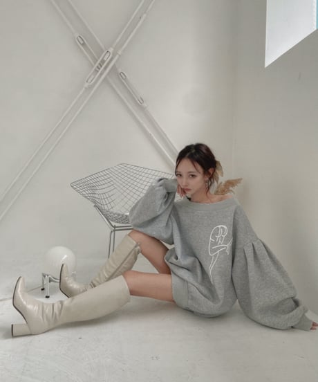 ロゴ刺繍フリーレングス ルーズダメージスウェット / Logo Embroidery Free Length Loose Damage Sweat