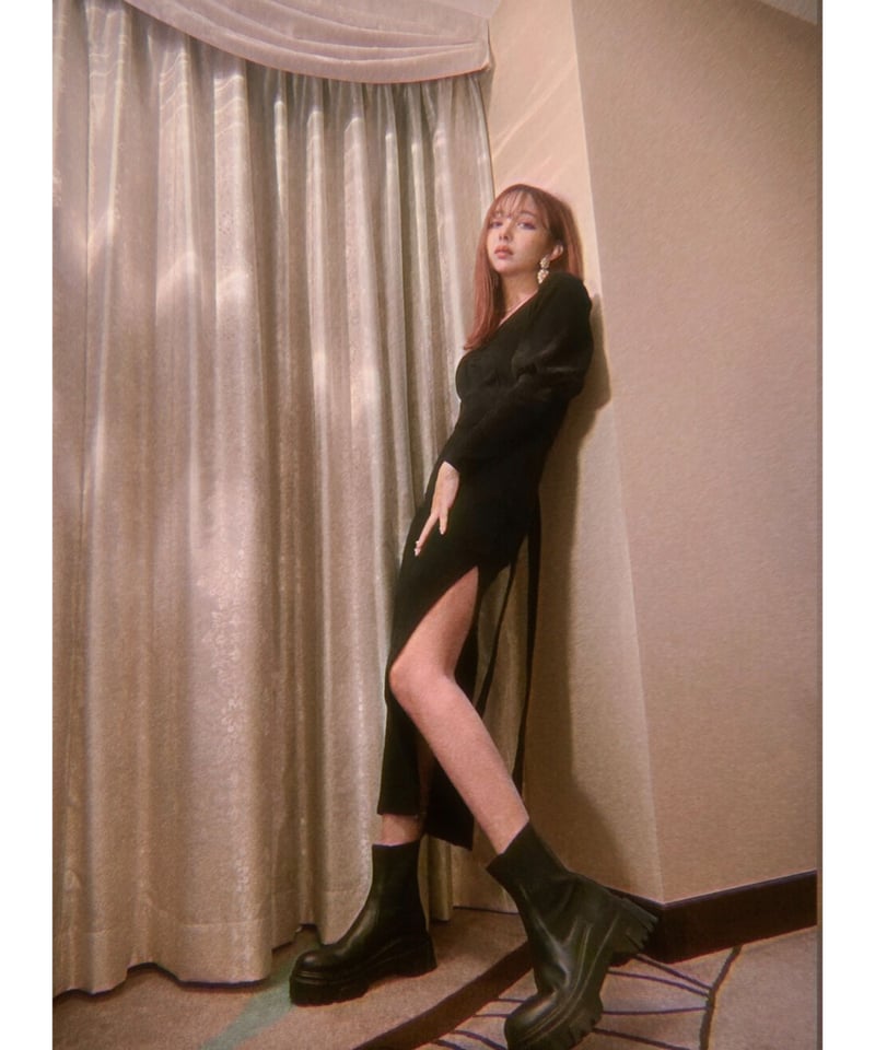 バックオープンスリットワンピ Back Open Slit One-Piece | FICTI バックオープンスリットワンピ Back Open Slit One-Piece | FICTI