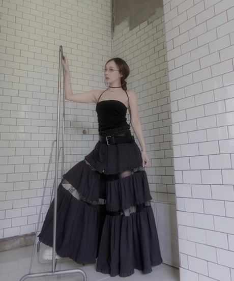 ［Black］フロントオープンレースティアードスカート / Front Open Lace Tiered Skirt