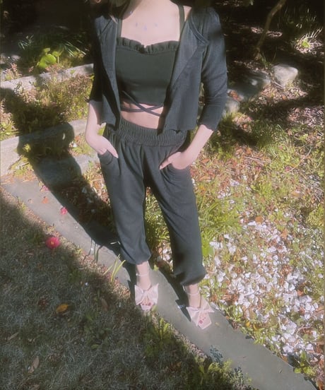 フロントクロスクロップドパイルカーディガン　Front Cross Cropped Pile Cardigan