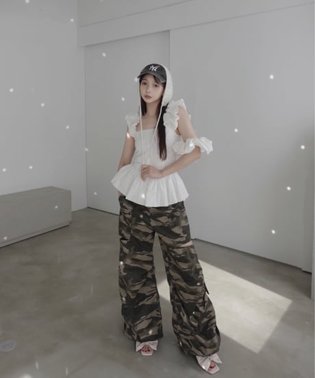 エナメルリボンスクエアトゥーサンダル　Enamel Ribbon Square Toes Sandals