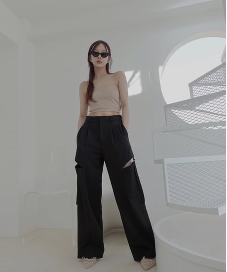 サイドカットベルトタックパンツ / Side Cut Belt Tuck Pants