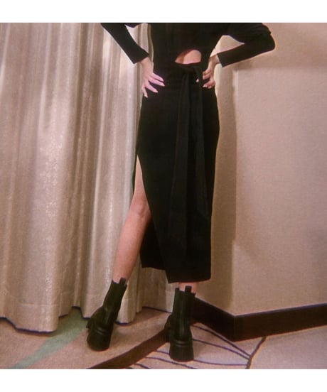バックオープンスリットワンピ　Back Open Slit One-Piece