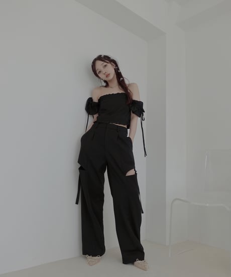 サイドカットベルトタックパンツ / Side Cut Belt Tuck Pants