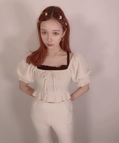 パフスリーブシャーリングトップス　Puff Sleeve Shirring Tops