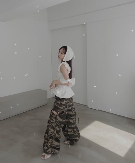 エナメルリボンスクエアトゥーサンダル　Enamel Ribbon Square Toes Sandals