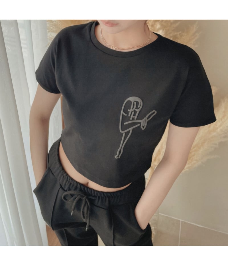 ロゴクロップドT /Logo Cropped T | FICTION TOKYO OFFICI ロゴクロップドT /Logo Cropped T | FICTION TOKYO OFFICI