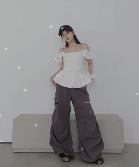 サイドカットボリュームパンツ / Side Cutting Volume Pants
