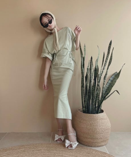 ロゴ刺繍バックスリットTワンピ / Logo Embroidery Back Slit T One-Piece