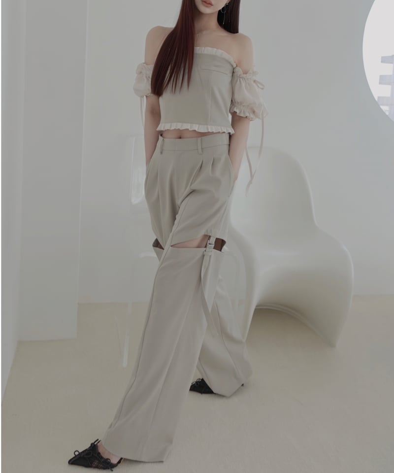 サイドカットベルトタックパンツ / Side Cut Belt Tuck Pants サイドカットベルトタックパンツ / Side Cut Belt Tuck Pants