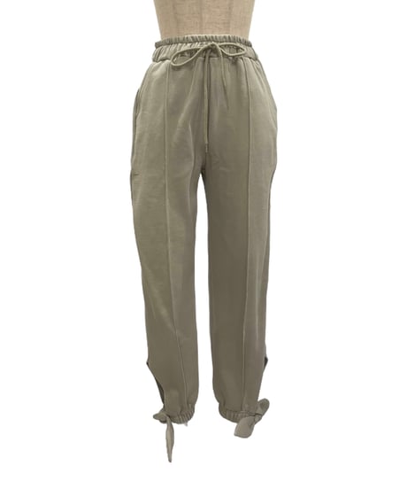 センターシームサイドリボンジョガーパンツ / Center Seam Cropped Side Ribbon Jogger Pants
