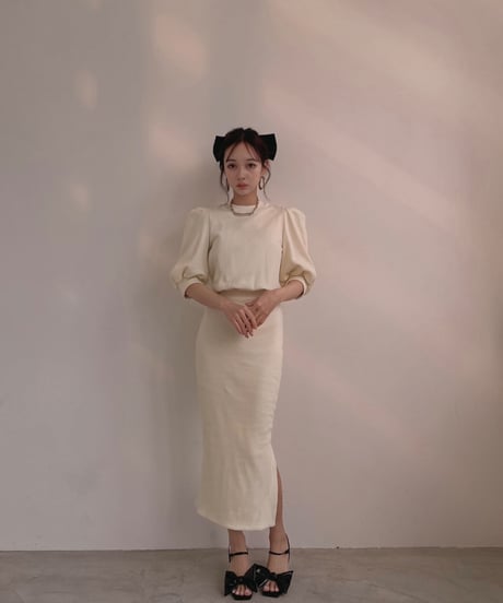 バックリボンスリットワンピース / Back Ribbon Slit One-Piece