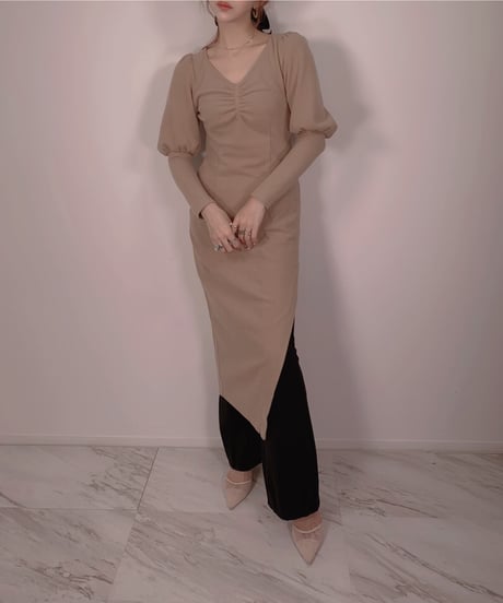 バックオープンスリットワンピ　Back Open Slit One-Piece