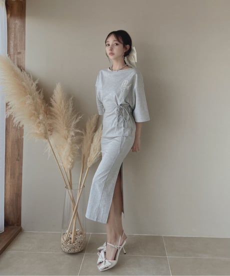 ロゴ刺繍バックスリットTワンピ / Logo Embroidery Back Slit T One-Piece