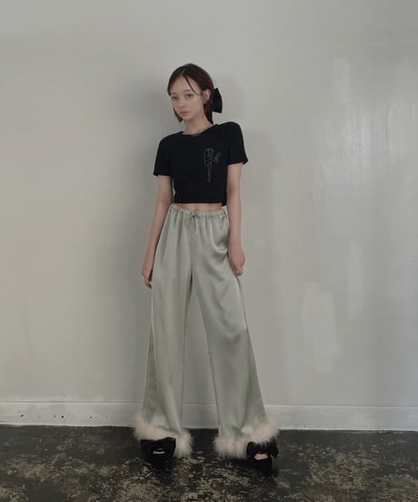 フェザーサテンパンツ / Feather Hem Satin Pants