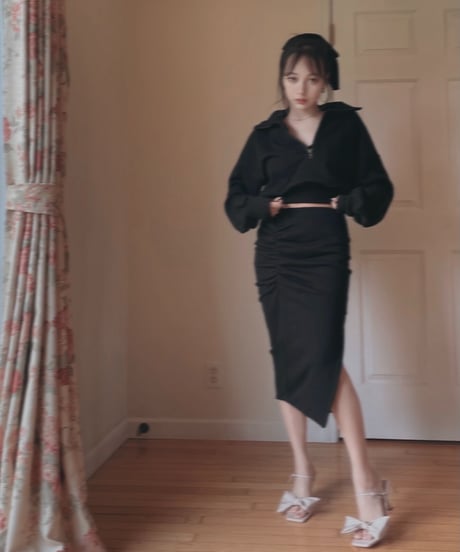 ハーフジップアップクロップドスウェット / Half Zip-up Cropped Sweat