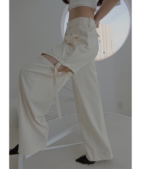 サイドカットベルトタックパンツ / Side Cut Belt Tuck Pants