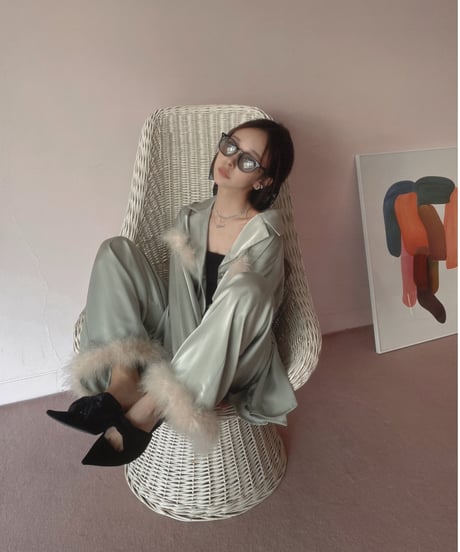 フェザーサテンパンツ / Feather Hem Satin Pants
