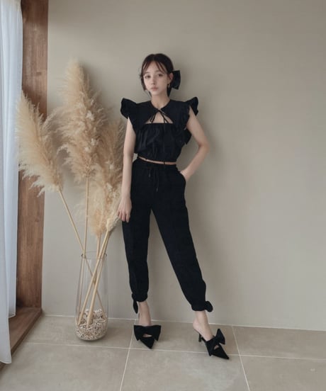 センターシームサイドリボンジョガーパンツ / Center Seam Cropped Side Ribbon Jogger Pants
