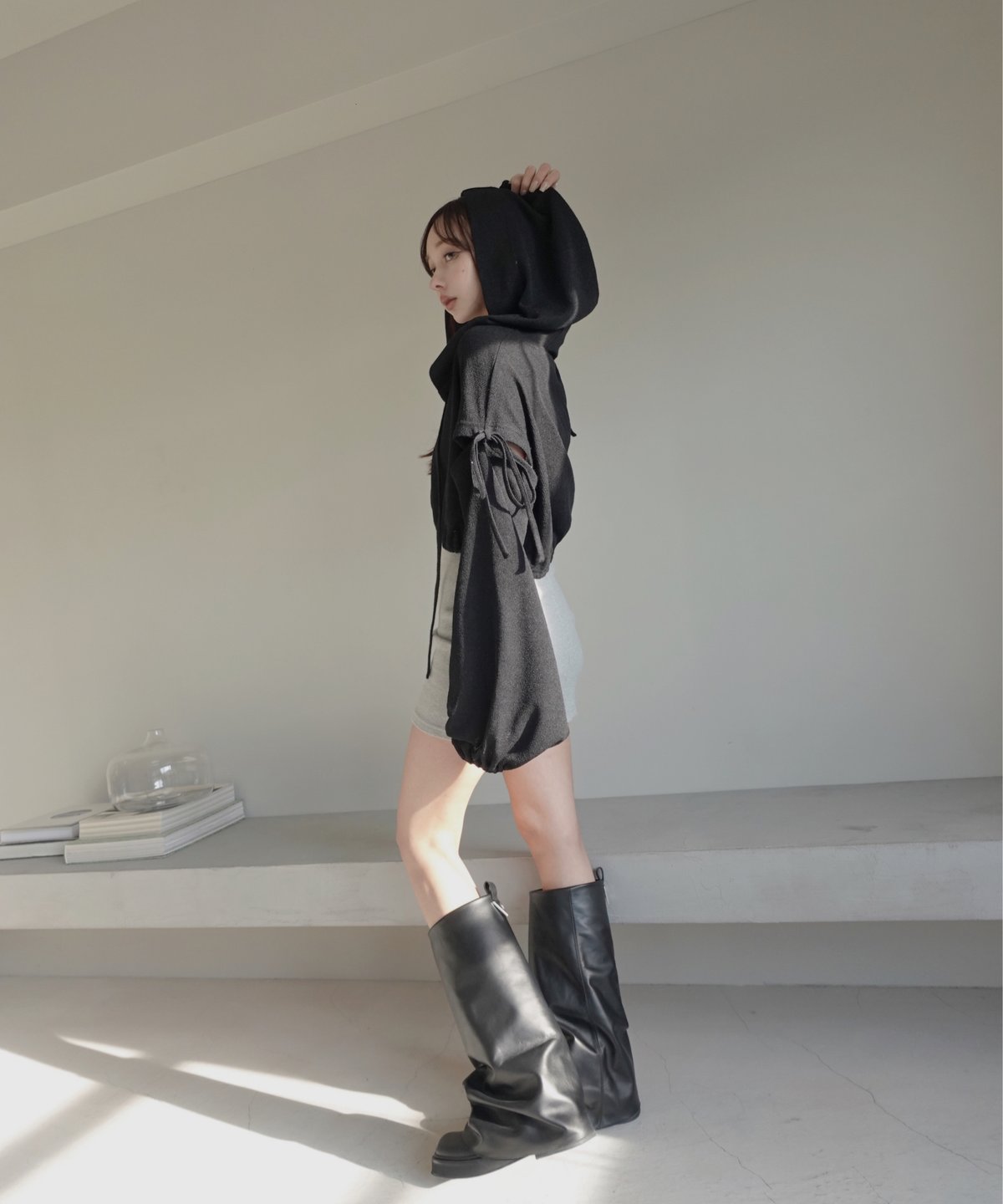 fiction tokyo レースアップクロップドフーディ