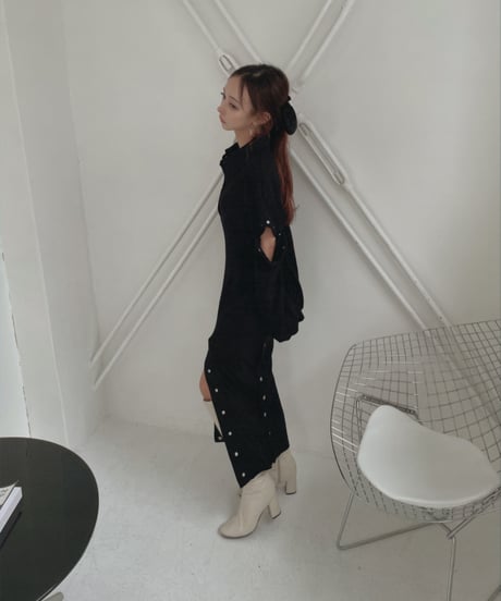 スナップスリットワンピース / Metal Snaps Slit One-Piece