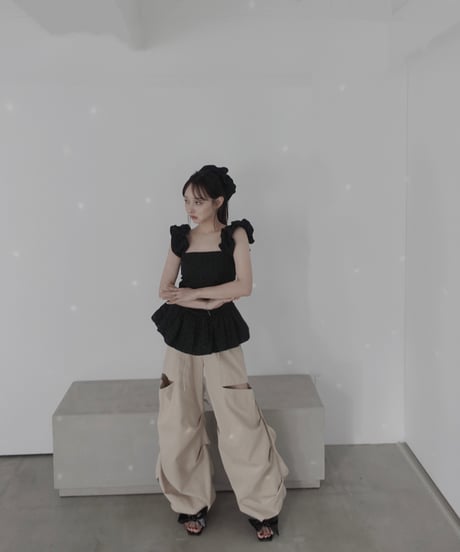 エナメルリボンスクエアトゥーサンダル　Enamel Ribbon Square Toes Sandals