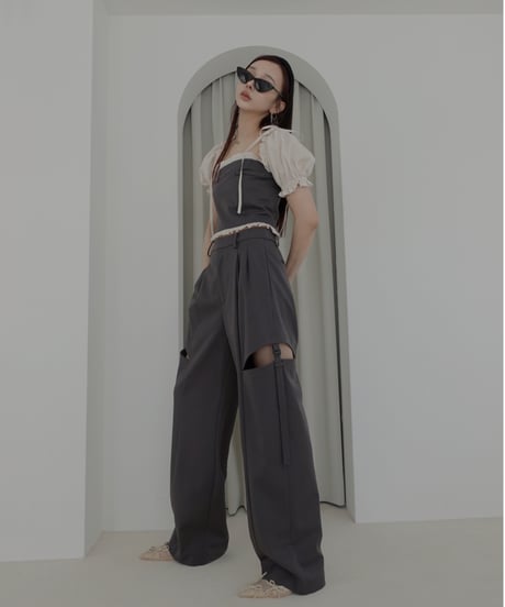 サイドカットベルトタックパンツ / Side Cut Belt Tuck Pants