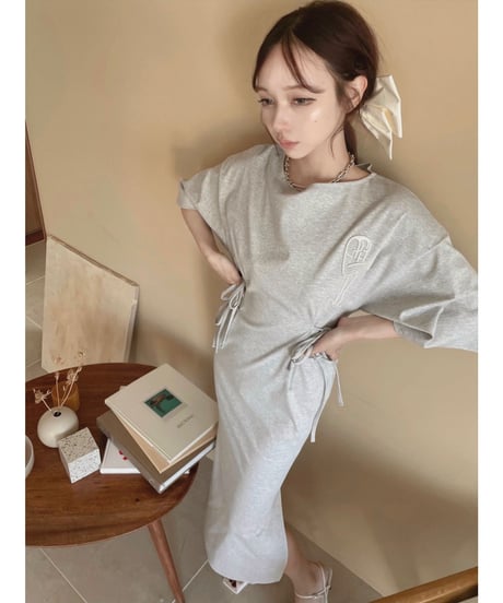 ロゴ刺繍バックスリットTワンピ / Logo Embroidery Back Slit T One-Piece