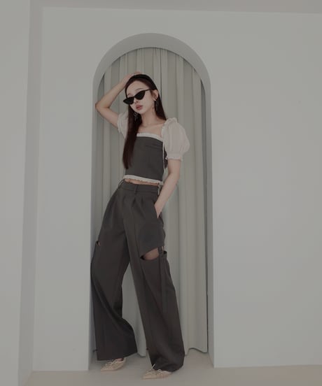 サイドカットベルトタックパンツ / Side Cut Belt Tuck Pants