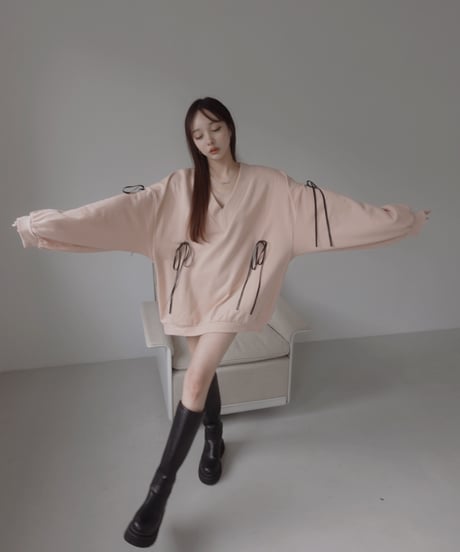 Vネックリボンスウェット /V Shaped Neck Ribbon Sweat