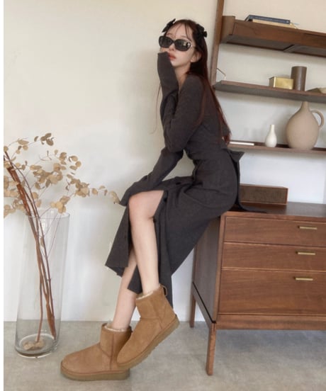バックオープンフロントスリットワンピース / Back Open Front Slit One-Piece